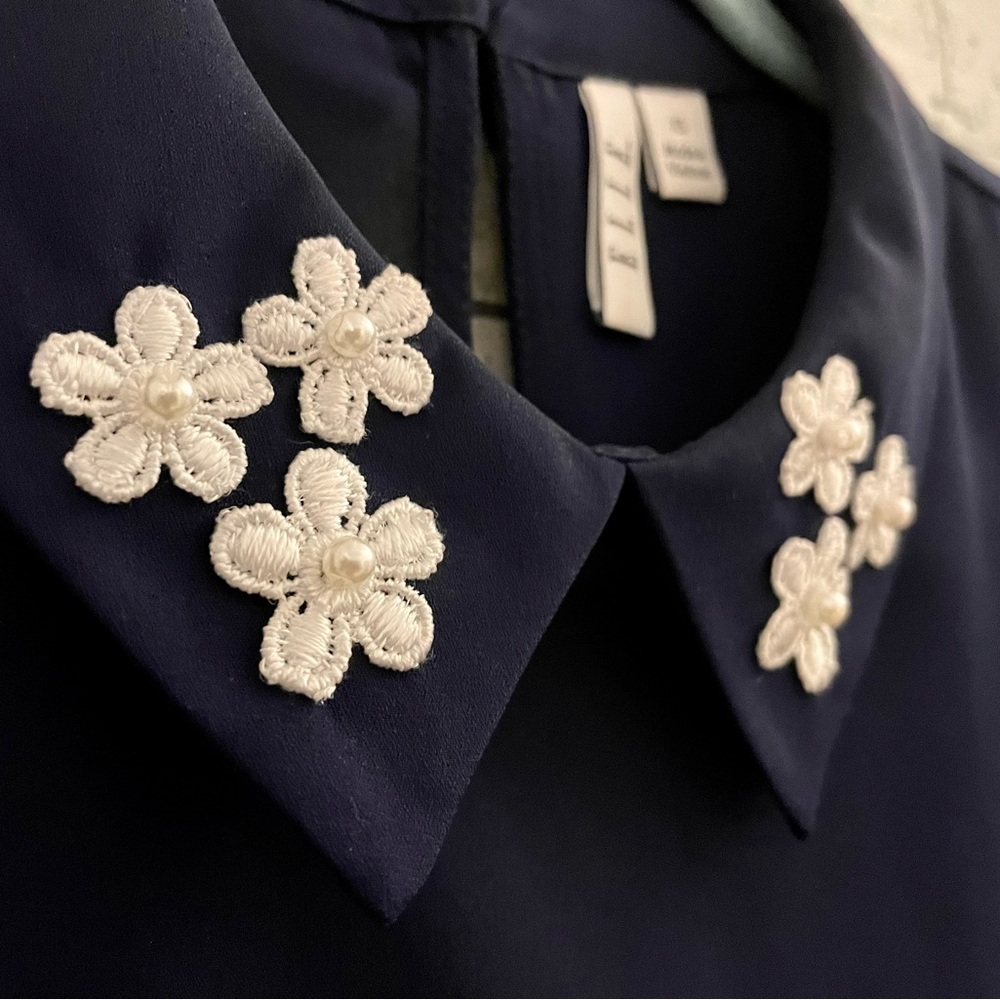Blue Flutter Cap Sleeve Embroidered Floral Collar w/Pearl.  Sz XS. Never Worn!